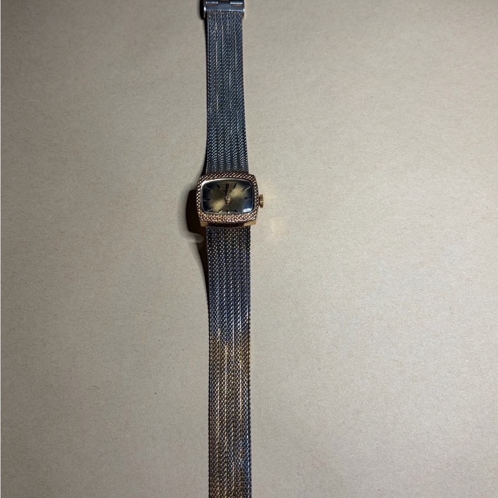 Vintage 1960's Timex Two-Toned Mesh Watch - Picture 15 of 16